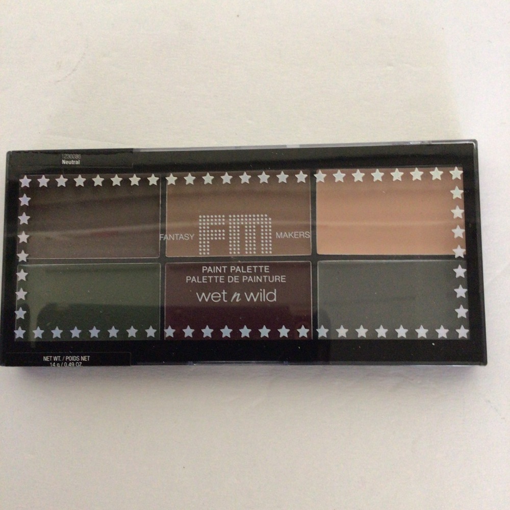 CLEARANCE MAKE OFFER !  
WET N WILD FANTASY MAKERS HALOWEEN FACE MAKEUP NWT
